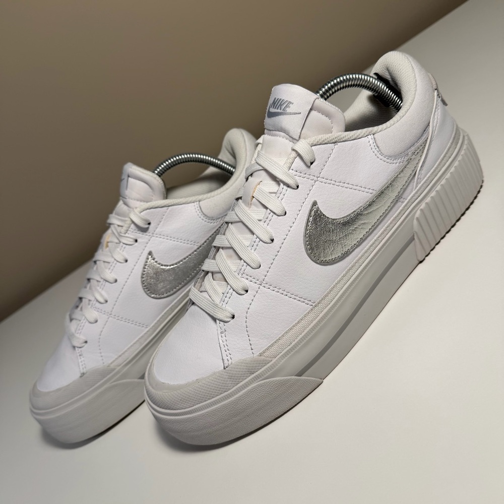 Nike Women's 10 White Silver Court Legacy Lift GFX Platform Sneakers
